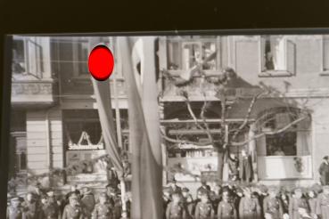 drei alte Negative - geschmückte Stadt - Feierlichkeiten